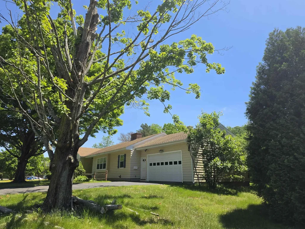 51 Eastern Avenue Rochester NH 03867