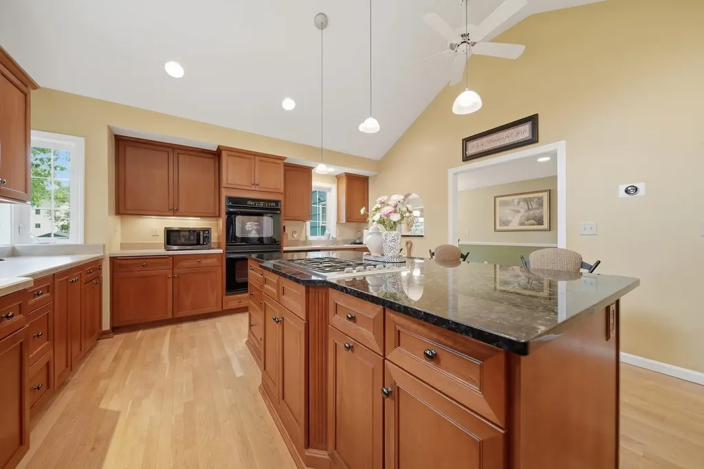 41 Nottingham Drive Nashua NH 03062