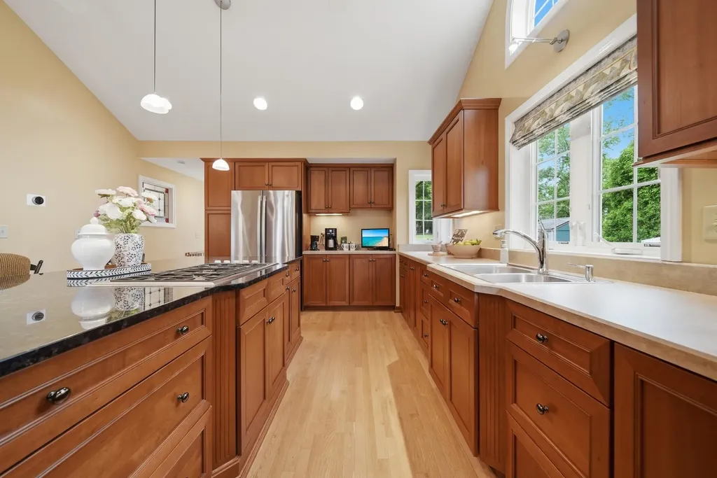 41 Nottingham Drive Nashua NH 03062