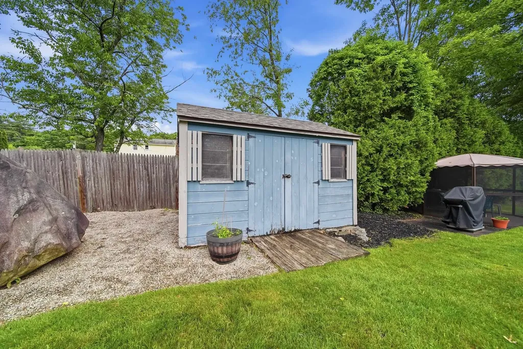 41 Nottingham Drive Nashua NH 03062