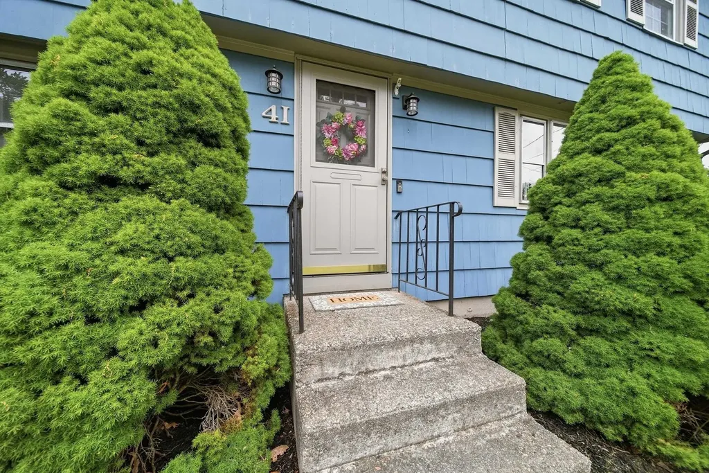 41 Nottingham Drive Nashua NH 03062