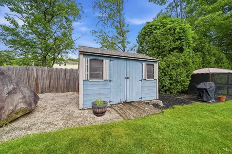 41 Nottingham Drive Nashua NH 03062