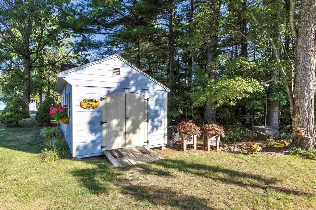 9 Audley Divide Bow NH 03304