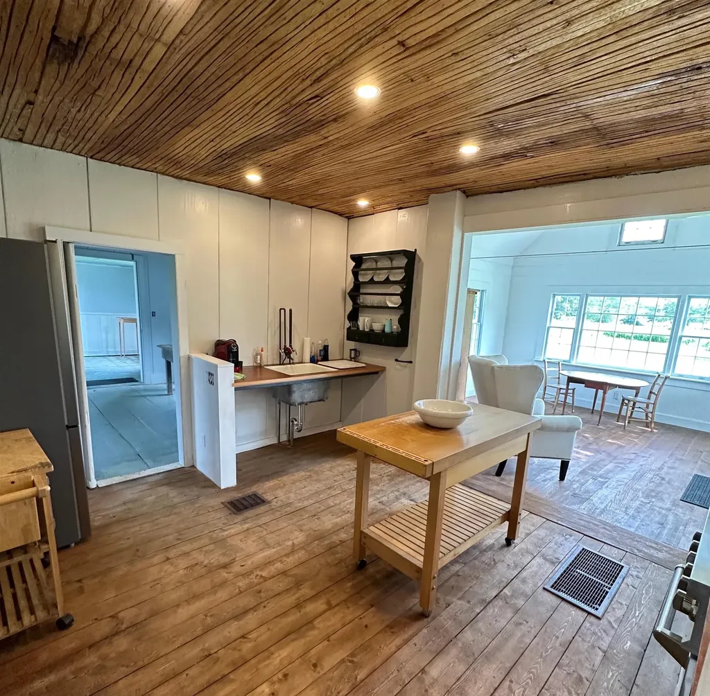 1037 Kelley Hill Road Pawlet VT 05761