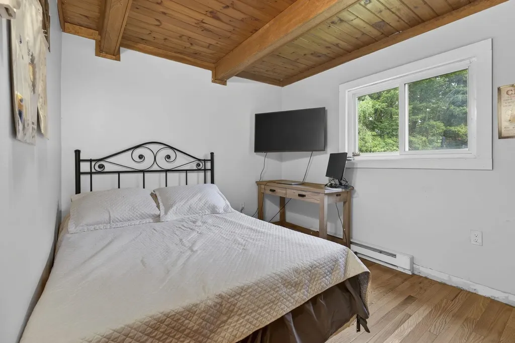 20 Sunrise Place Hillsborough NH 03244