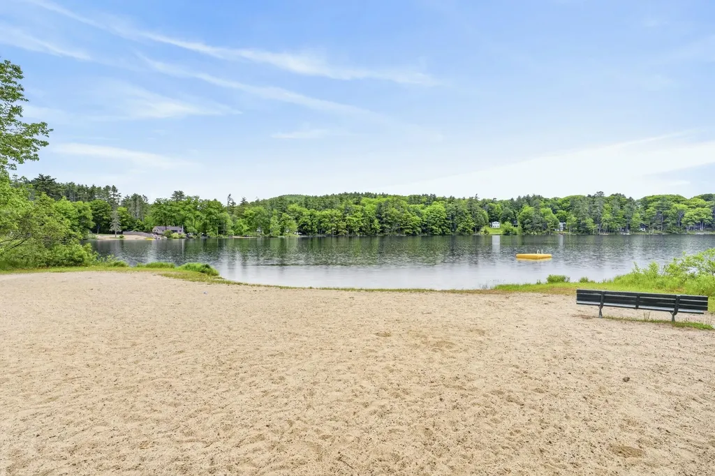 20 Sunrise Place Hillsborough NH 03244