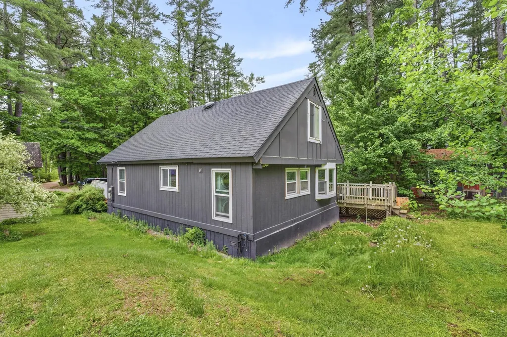 20 Sunrise Place Hillsborough NH 03244