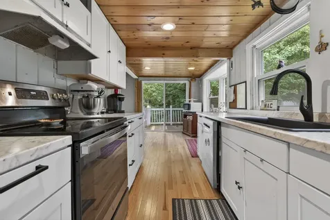 20 Sunrise Place Hillsborough NH 03244