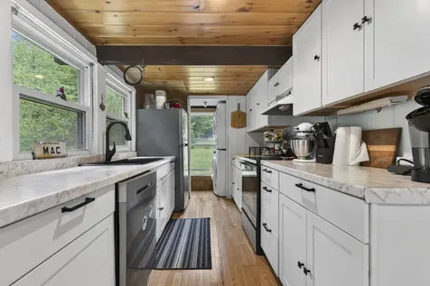 20 Sunrise Place Hillsborough NH 03244