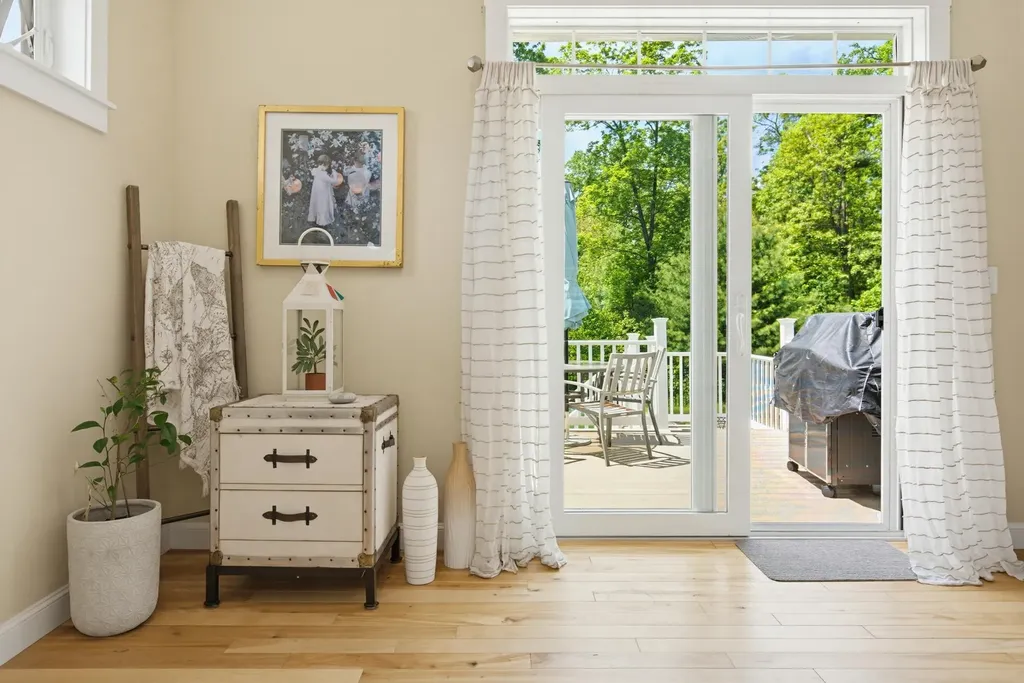 52 Calla Road Londonderry NH 03053