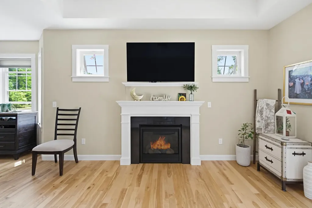 52 Calla Road Londonderry NH 03053
