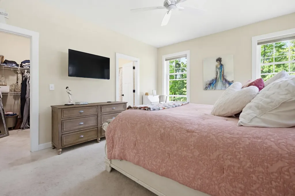 52 Calla Road Londonderry NH 03053