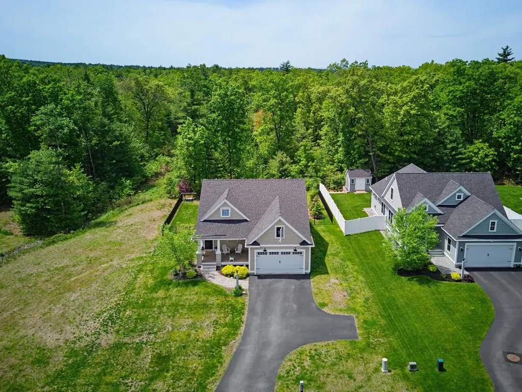 52 Calla Road Londonderry NH 03053