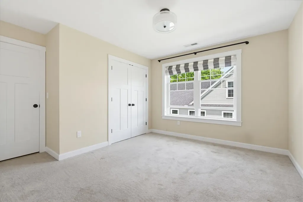 52 Calla Road Londonderry NH 03053