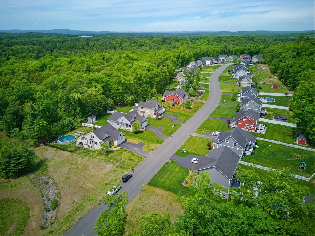 52 Calla Road Londonderry NH 03053