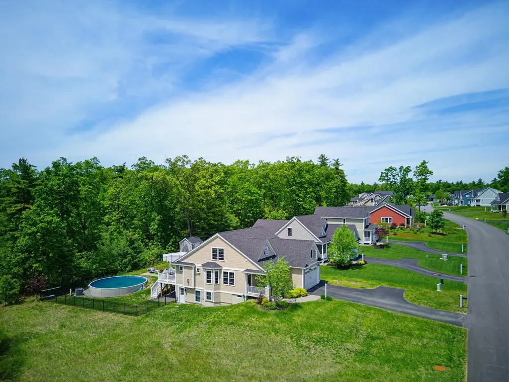 52 Calla Road Londonderry NH 03053