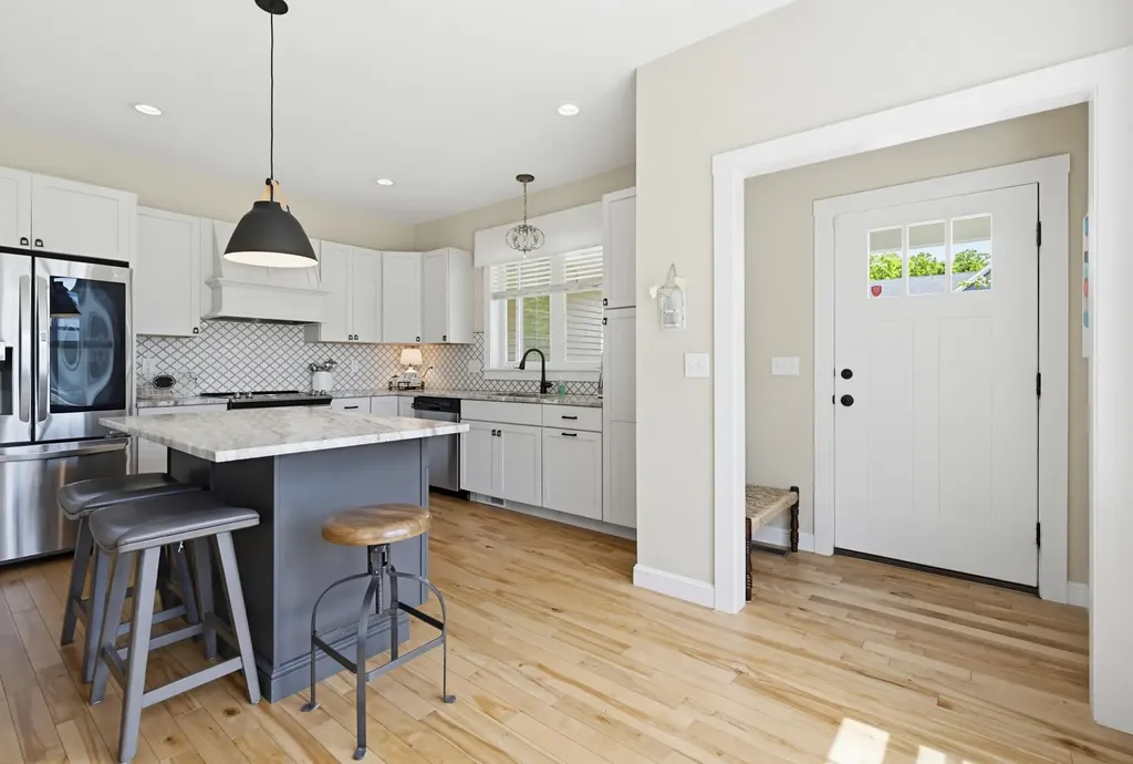 52 Calla Road Londonderry NH 03053