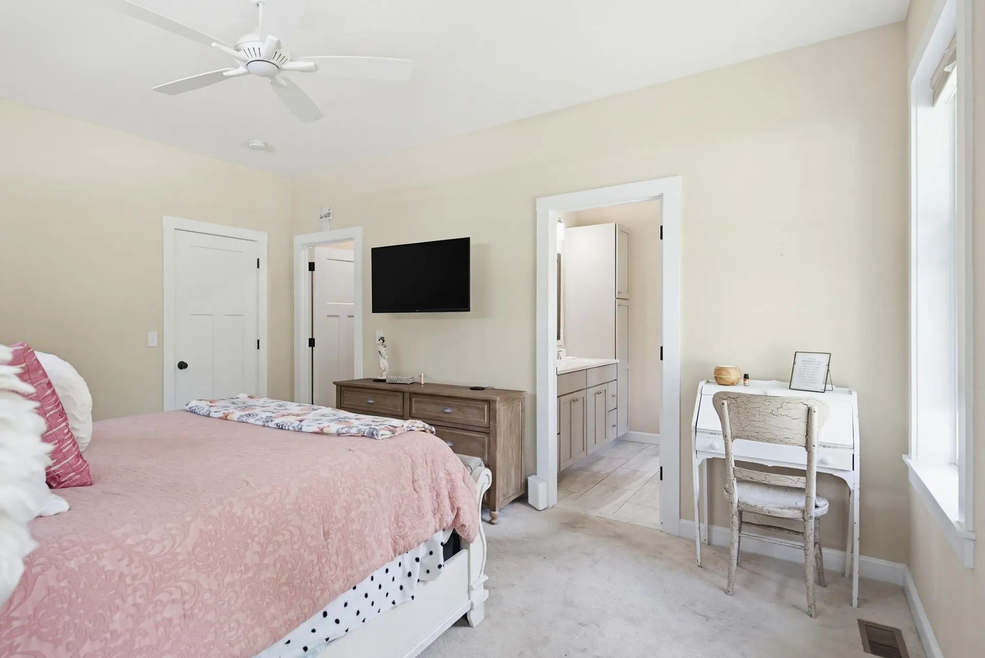52 Calla Road Londonderry NH 03053