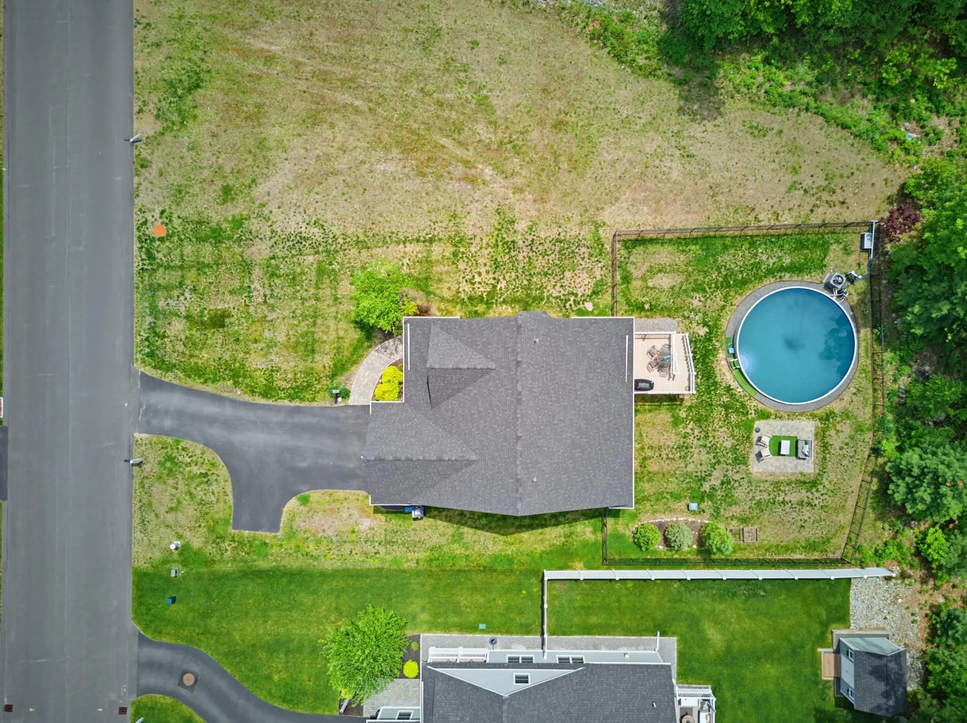 52 Calla Road Londonderry NH 03053