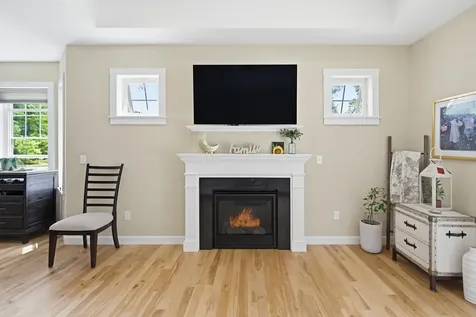 52 Calla Road Londonderry NH 03053