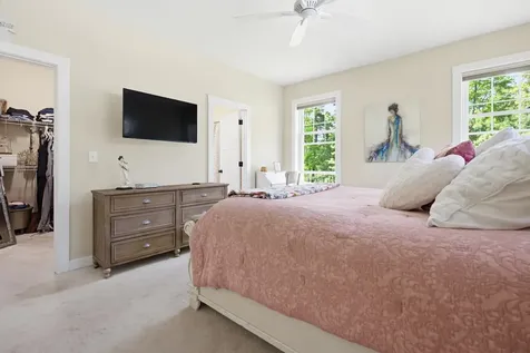52 Calla Road Londonderry NH 03053