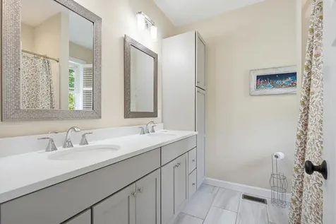 52 Calla Road Londonderry NH 03053