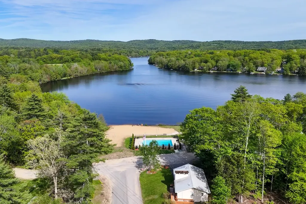 64 Dalton Drive Barnstead NH 03225
