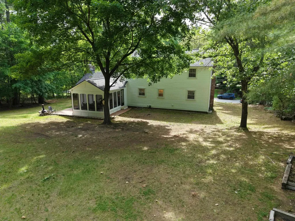 9 Northfield Road Amherst NH 03031