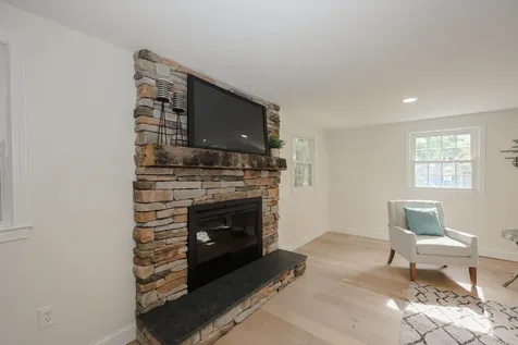 9 Northfield Road Amherst NH 03031
