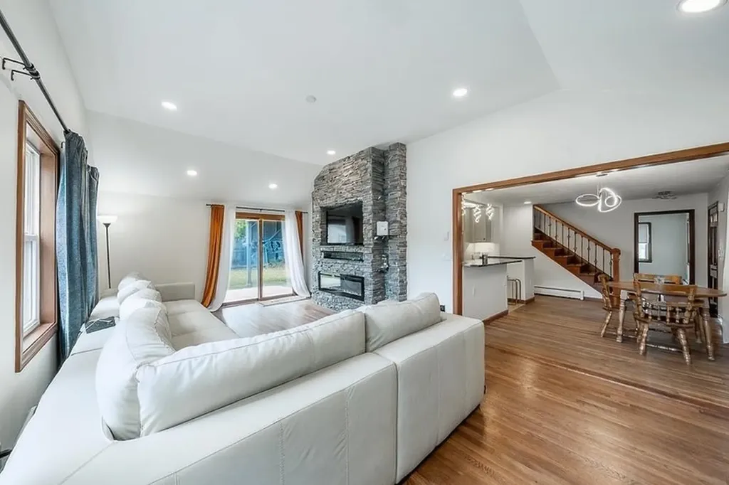 44 Sherwood Meadows Drive Pembroke NH 03275