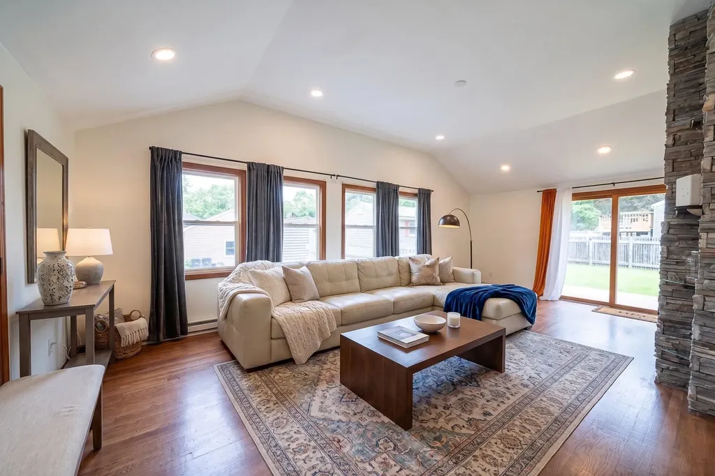 44 Sherwood Meadows Pembroke NH 03275