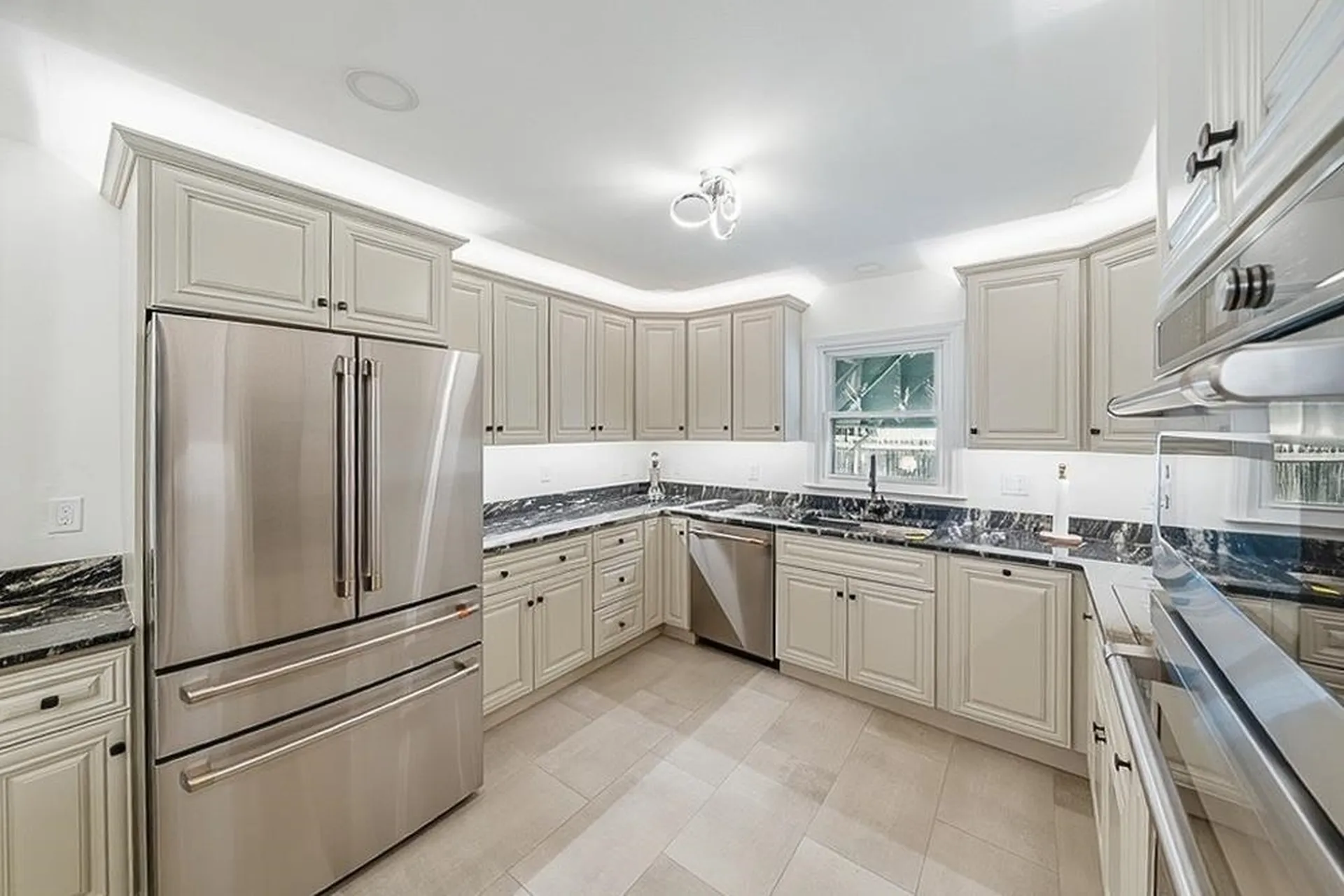44 Sherwood Meadows Drive Pembroke NH 03275
