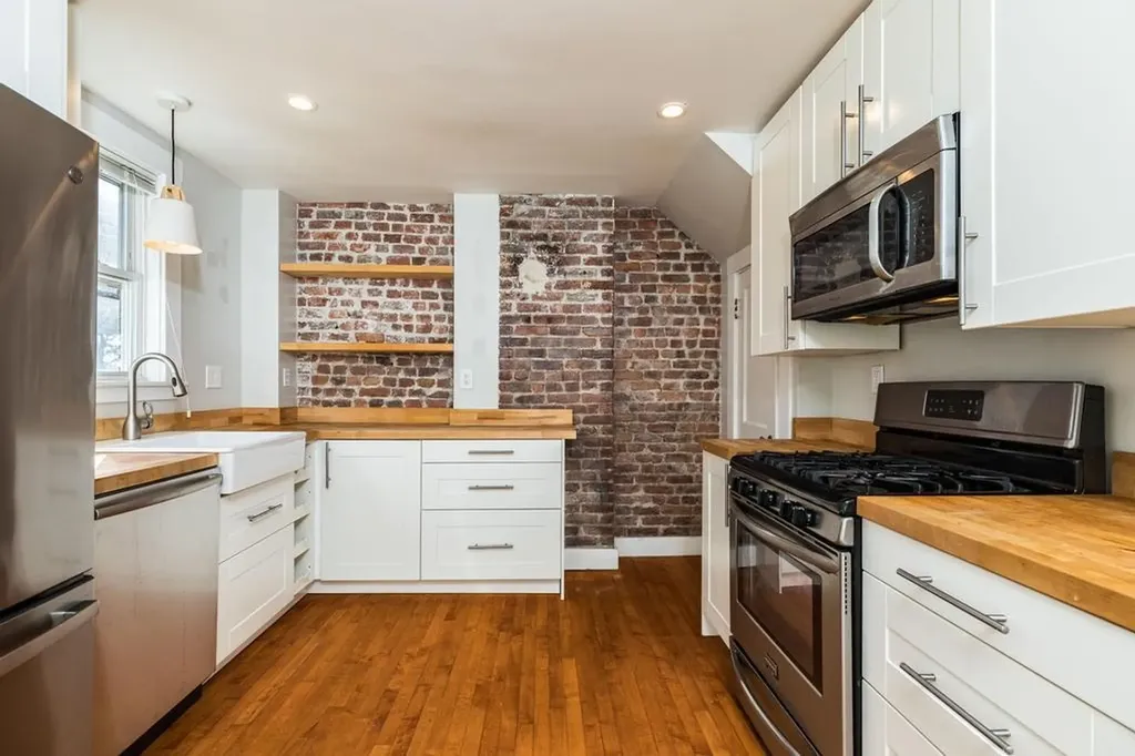 23 Concord Way Portsmouth NH 03801