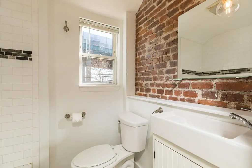 23 Concord Way Portsmouth NH 03801