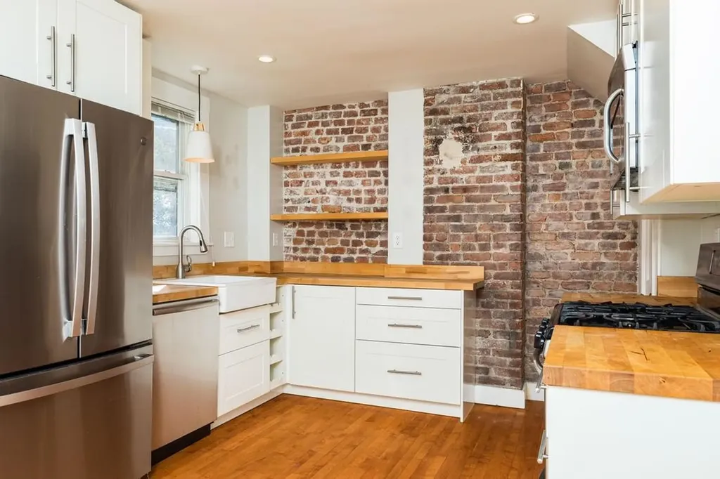 23 Concord Way Portsmouth NH 03801