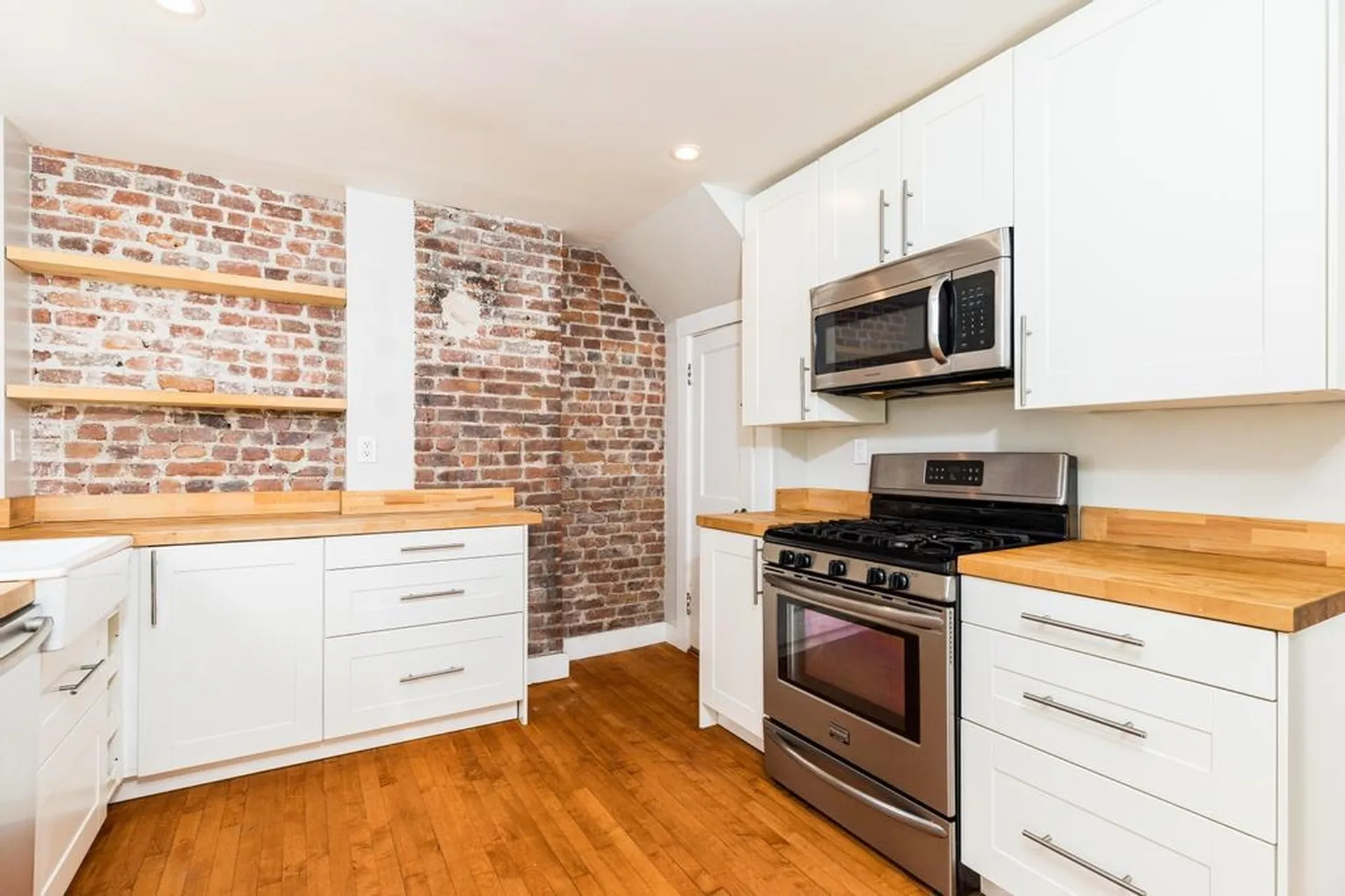 23 Concord Way Portsmouth NH 03801