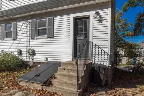 23 Concord Way Portsmouth NH 03801