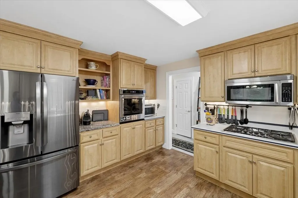 6 Acacia Street Merrimack NH 03054