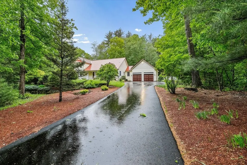 6 Acacia Street Merrimack NH 03054