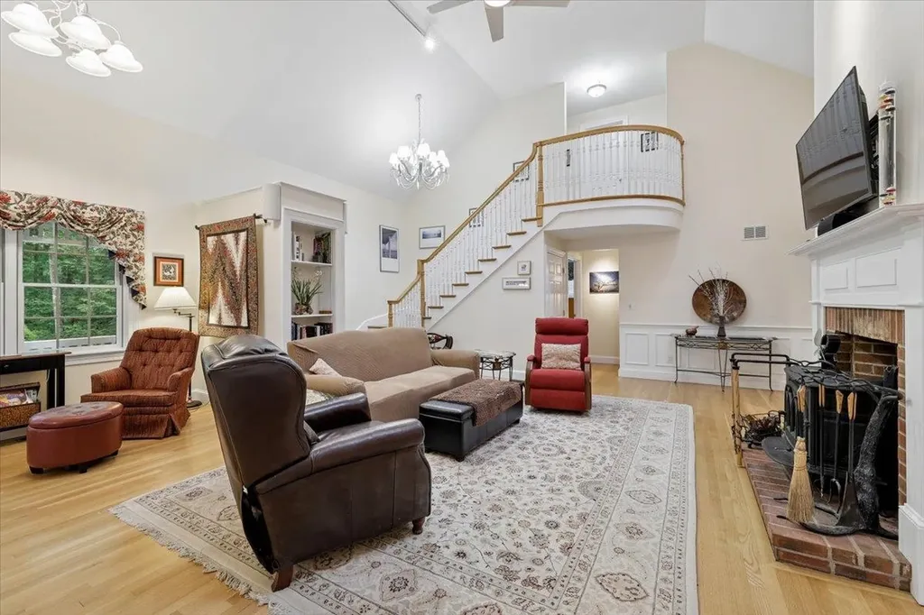 6 Acacia Street Merrimack NH 03054