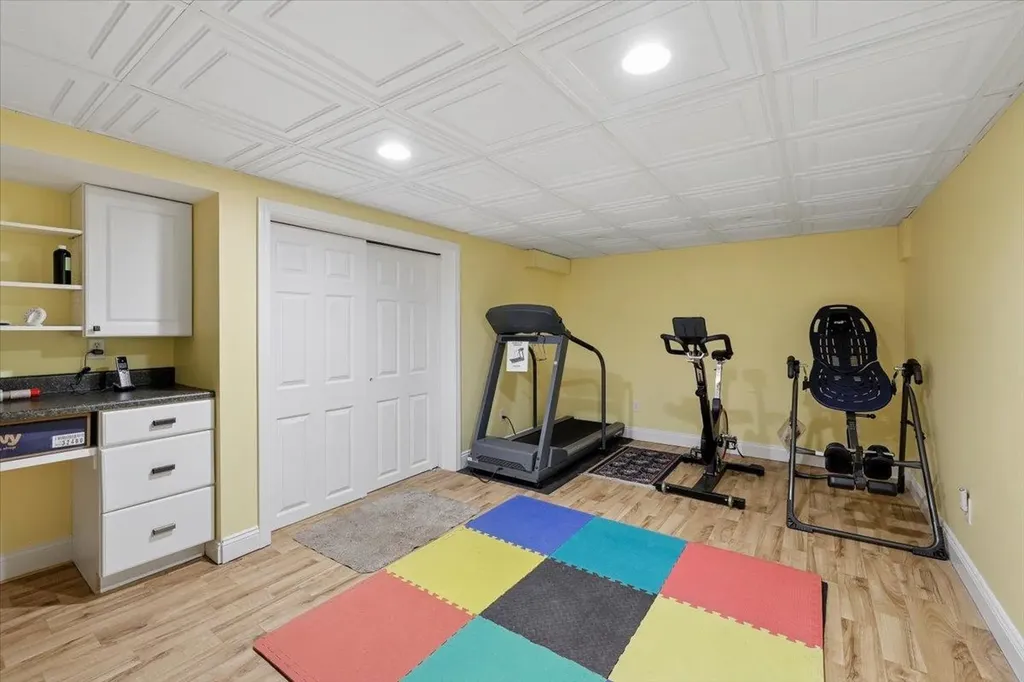 6 Acacia Street Merrimack NH 03054