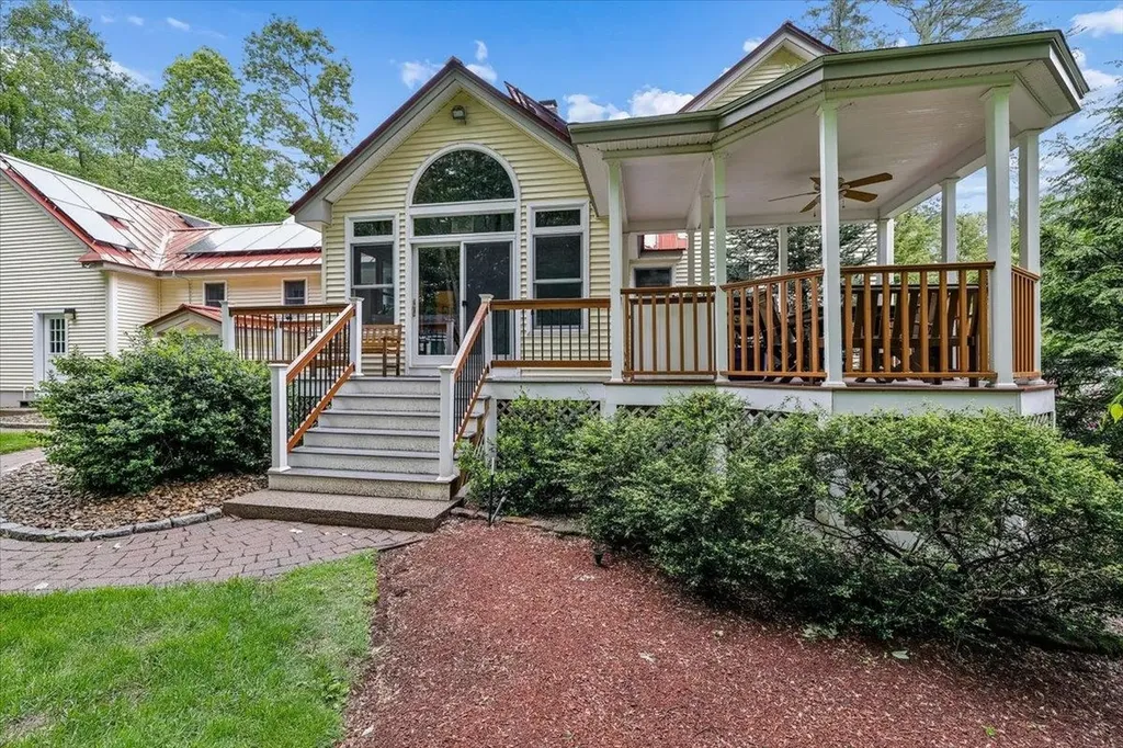 6 Acacia Street Merrimack NH 03054