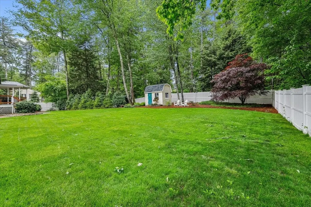 6 Acacia Street Merrimack NH 03054