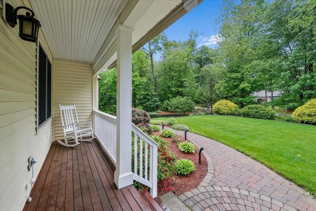 6 Acacia Street Merrimack NH 03054