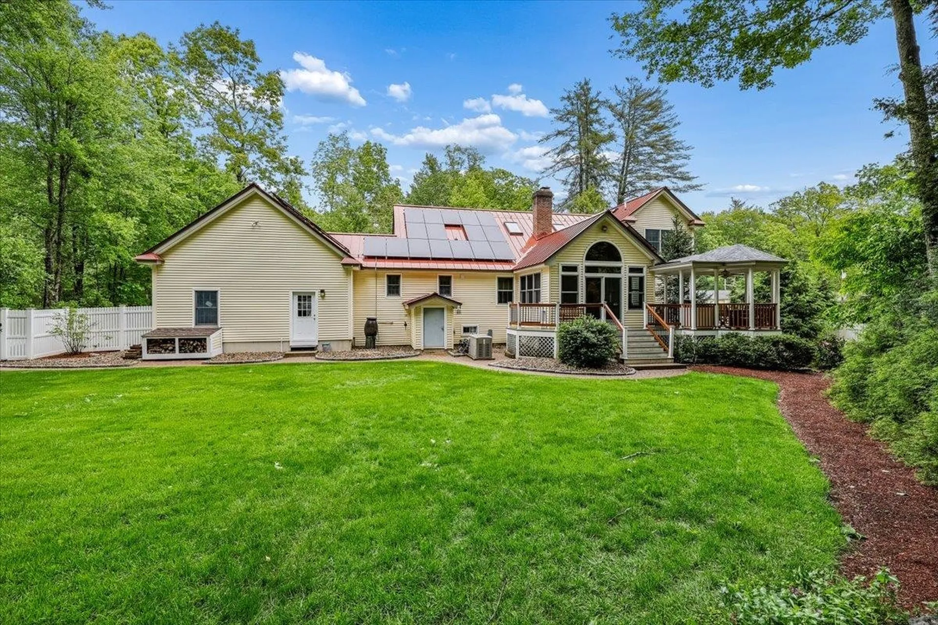 6 Acacia Street Merrimack NH 03054