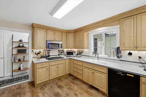 6 Acacia Street Merrimack NH 03054