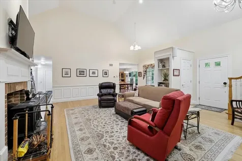 6 Acacia Street Merrimack NH 03054