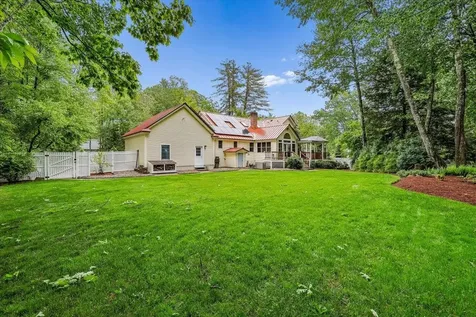 6 Acacia Street Merrimack NH 03054
