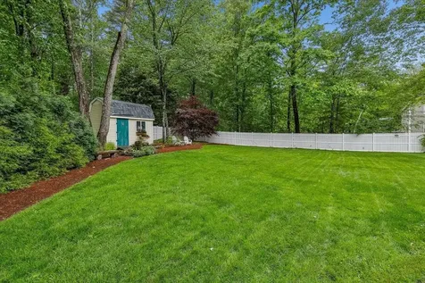 6 Acacia Street Merrimack NH 03054