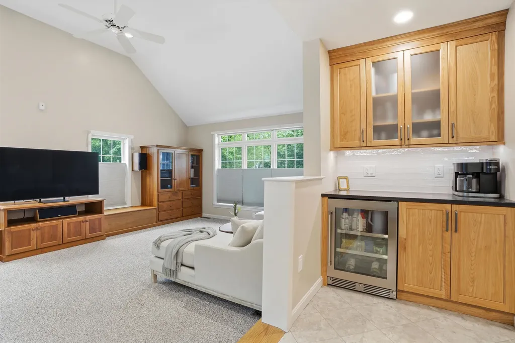 6 Klara Drive Merrimack NH 03054